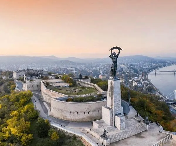 Liberty Bridge Zenta Apartament *